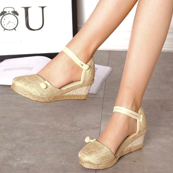 🍓Gomelly Espadrilles Sandal Closed
Toe Heeled Ankle Strap Wedge Heel Beige Sz 6 - Picture 3 of 7
